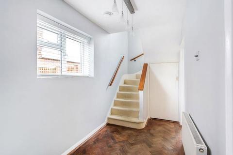 15 Burnet Avenue, Guildford, GU1 1YD