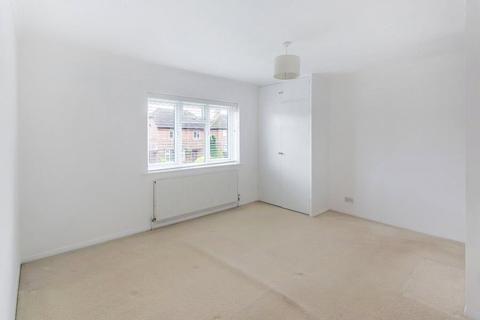 15 Burnet Avenue, Guildford, GU1 1YD