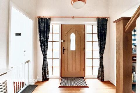 5 bedroom detached house for sale, Deanshill Close, Stafford