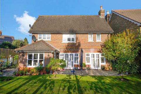 10 Bainbridge Close, Ham, Richmond, TW10 5JJ