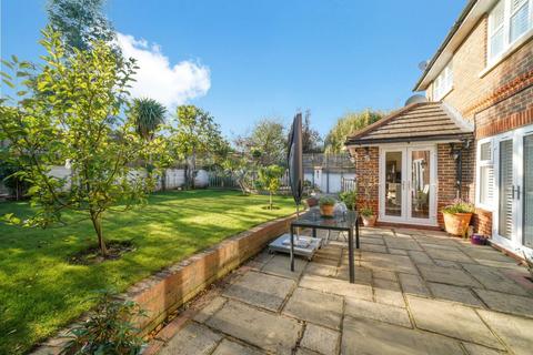 10 Bainbridge Close, Ham, Richmond, TW10 5JJ
