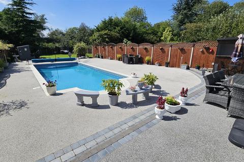 The Orchard Bicknacre Road, Danbury, Chelmsford, CM3 4JH