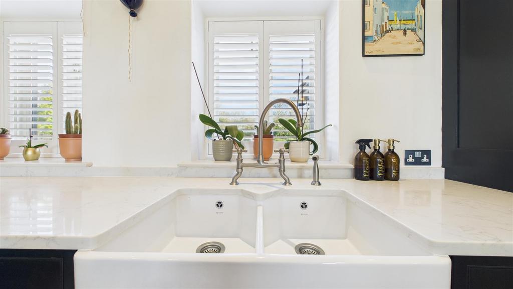 CAM03457 G0-PR0017-STILL055.jpg