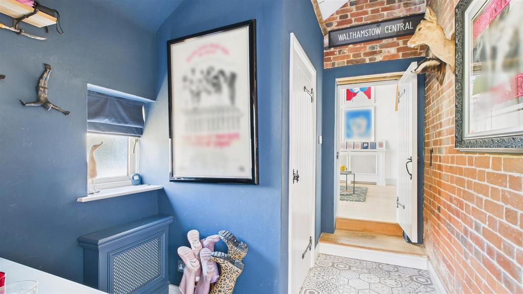 CAM03457 G0-PR0017-STILL033.jpg