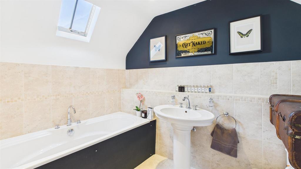 CAM03457 G0-PR0017-STILL023.jpg