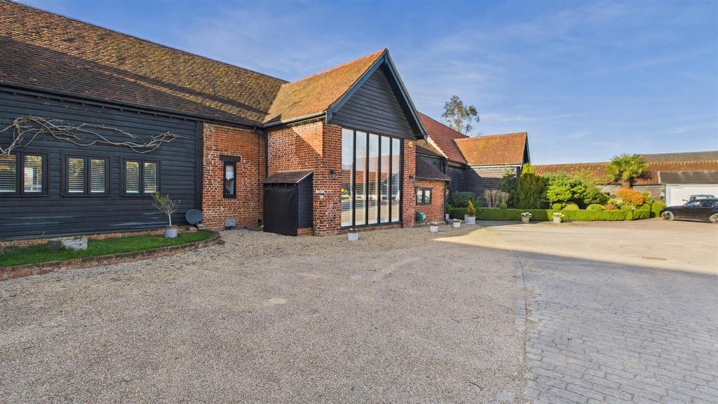 CAM03457 G0-PR0017-STILL083.jpg