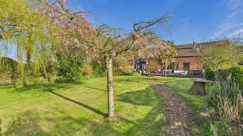 CAM03457 G0-PR0017-STILL066.jpg