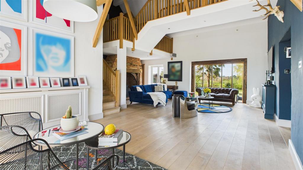 CAM03457 G0-PR0017-STILL036.jpg