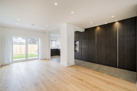 4 bedroom house to rent, Eastfields Road, London W3