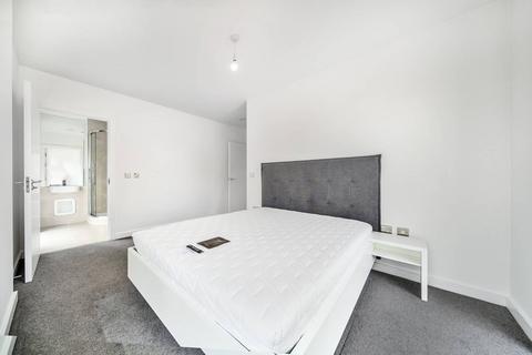 3 bedroom flat to rent, Batavia Road, New Cross, London, SE14