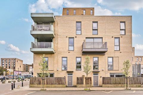 3 bedroom flat to rent, Batavia Road, New Cross, London, SE14