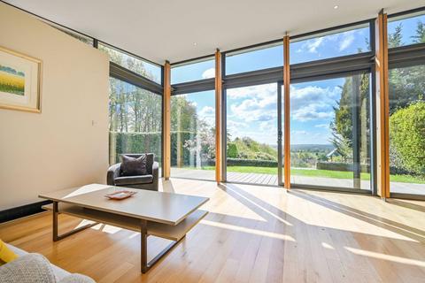 Jefferson House Hogs Back, Puttenham, Guildford, GU3 1AQ