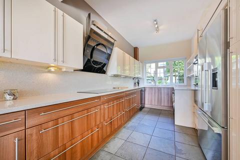 Jefferson House Hogs Back, Puttenham, Guildford, GU3 1AQ