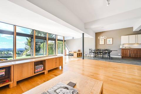 Jefferson House Hogs Back, Puttenham, Guildford, GU3 1AQ