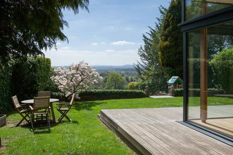 Jefferson House Hogs Back, Puttenham, Guildford, GU3 1AQ