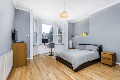 2 bedroom flat for sale, Grange Park, London W5