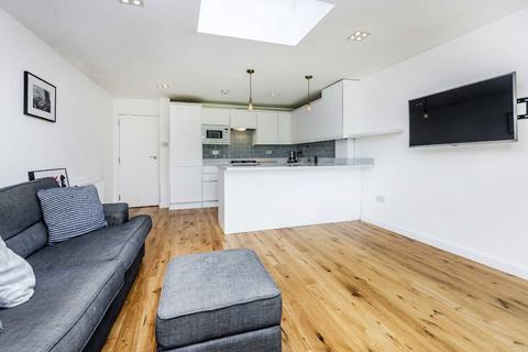 2 bedroom flat for sale, Grange Park, London W5