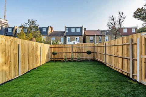 22 Croft Road, London, SW19 2NF