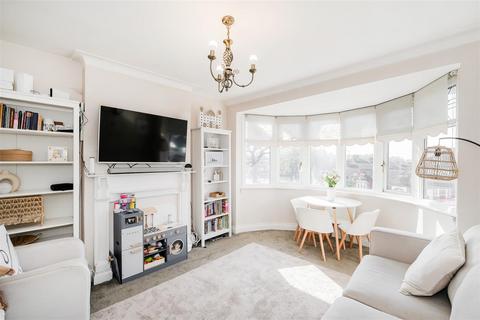 3 bedroom maisonette for sale, Endlebury Road, North Chingford