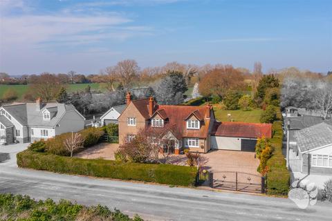 4 bedroom detached house for sale, Trusses Road, Bradwell-On-Sea CM0