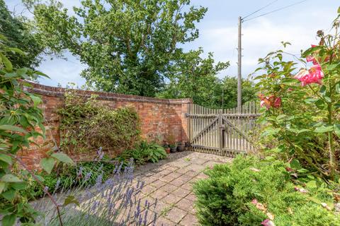 undefined, Chain Free in Hindringham