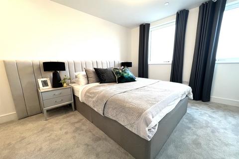 2 bedroom apartment to rent, Ashwell House, UB2