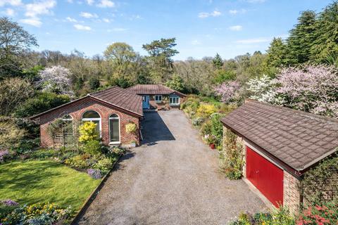 4 bedroom bungalow for sale, Hill Brow, Liss, Hampshire, GU33