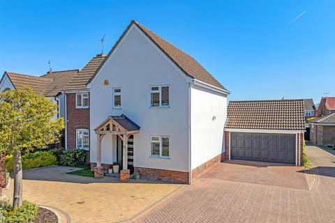 80 Lampern Crescent, Billericay, CM12 0FD