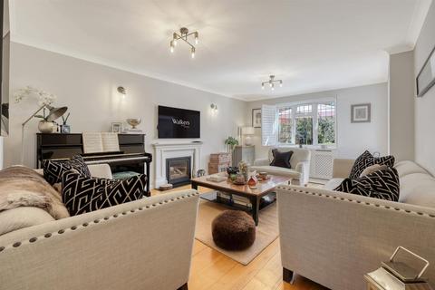 80 Lampern Crescent, Billericay, CM12 0FD