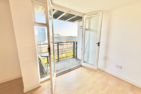 2 bedroom flat to rent, Fishguard Way, London, E16 2RG