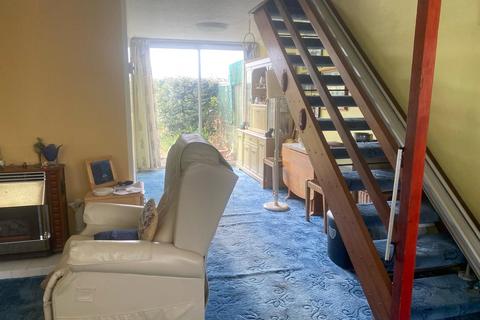 3 bedroom semi-detached house for sale, Farm Close, Chertsey KT16