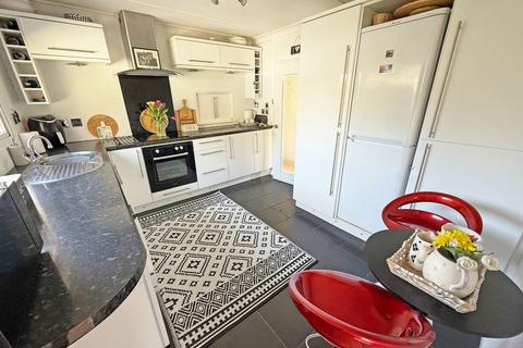 3 bedroom mobile home for sale, Woodside Park, Juggins Lane, Earlswood, B94 5LN