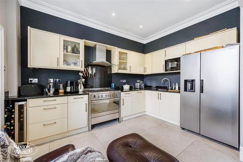 24 Drayton Road, London, W13 0LD