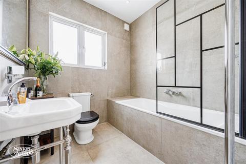 24 Drayton Road, London, W13 0LD