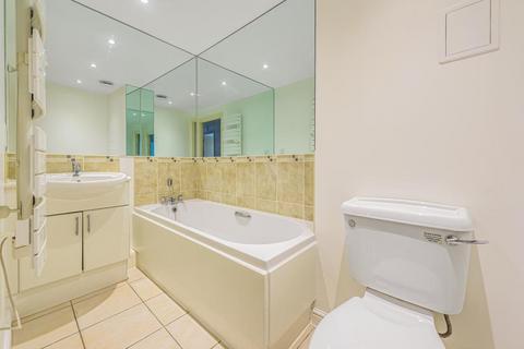2 bedroom flat for sale, Feltham High Street,  Hounslow,  TW13