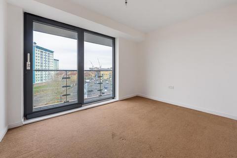 2 bedroom flat for sale, Feltham High Street,  Hounslow,  TW13