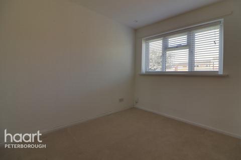 2 bedroom bungalow to rent, Harewood Gardens, Peterborough