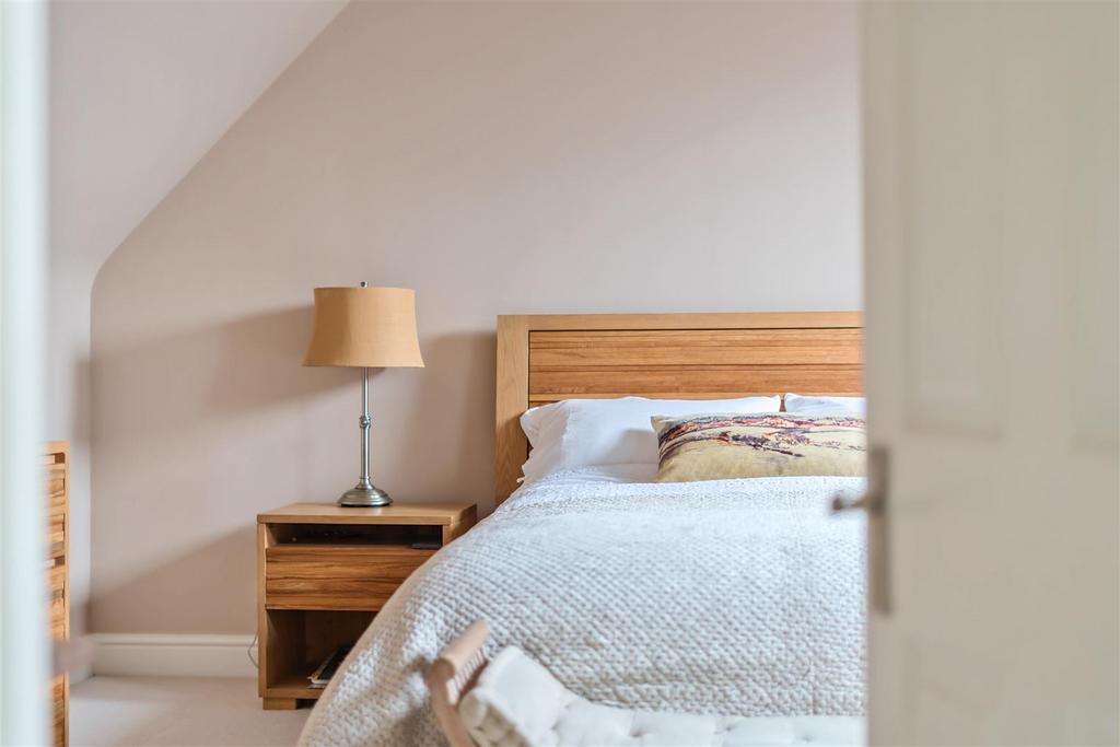 Bedoom Glimpse
