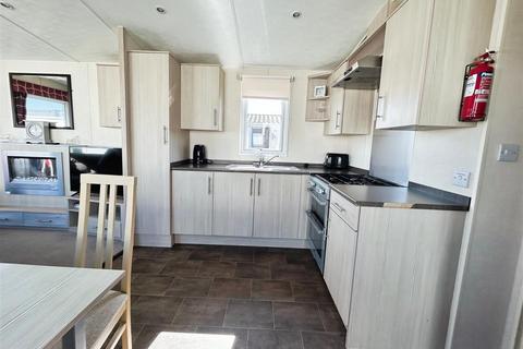 2 bedroom chalet for sale, St. Johns Road, Whitstable