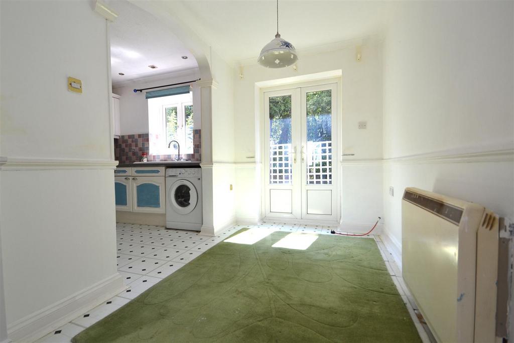 Dining Area.JPG