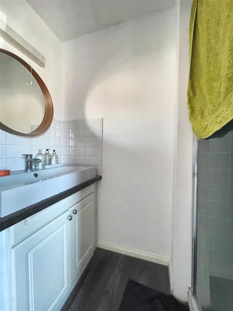 En-Suite Shower