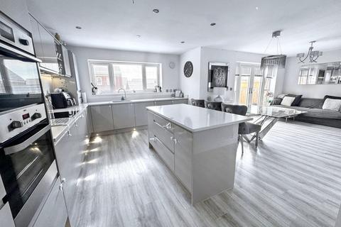 4 bedroom detached house for sale, Holmlands, Houghton Le Spring, Tyne and Wear, DH4 4FA