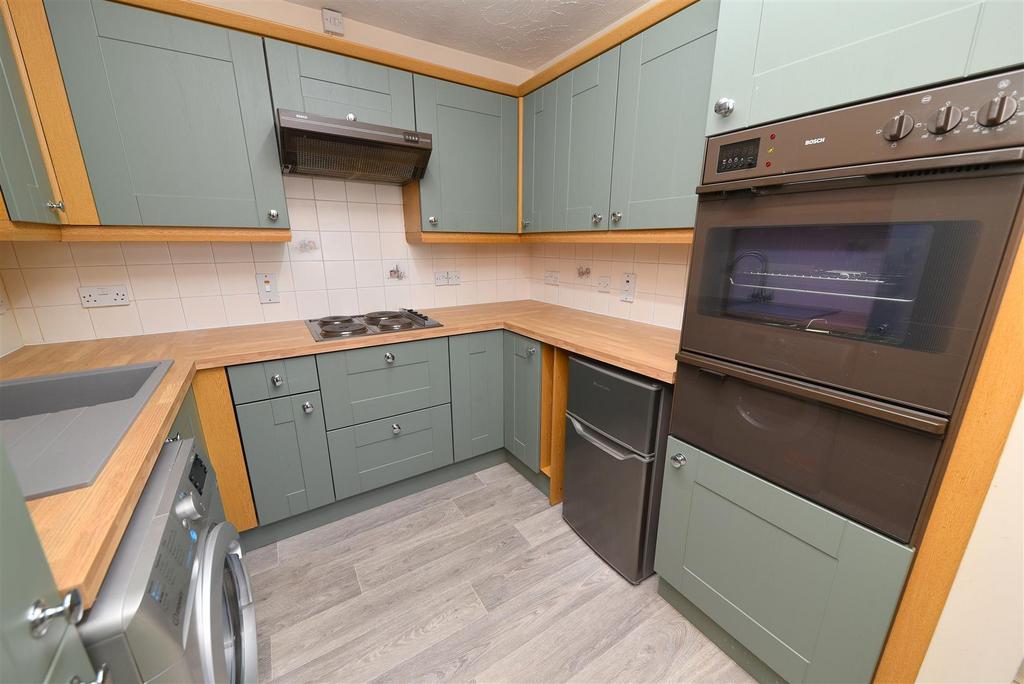 Kitchen1.JPG