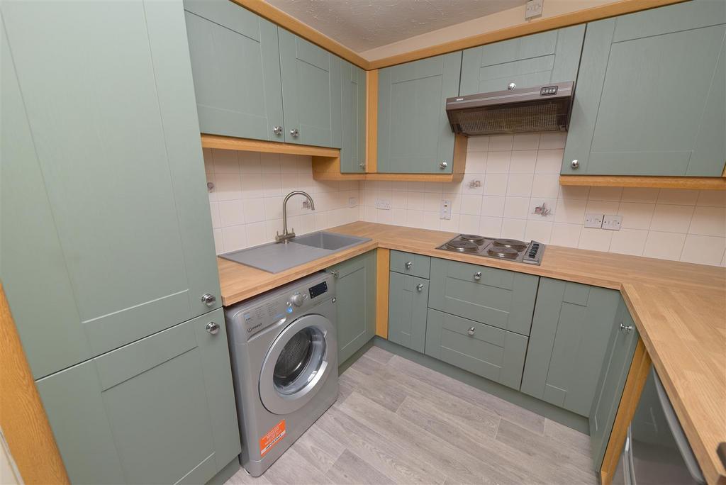 Kitchen3.JPG