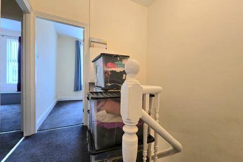 3 bedroom flat for sale, Kelvin Grove, Gateshead NE8