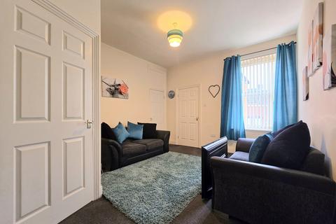 3 bedroom flat for sale, Kelvin Grove, Gateshead NE8