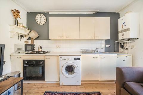 1 bedroom flat for sale, Stapleton Hall Road, London N4