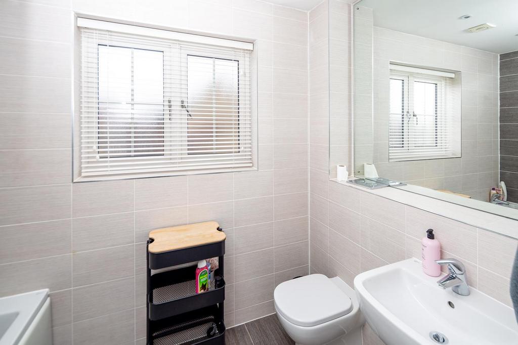 17-bathroom.jpg