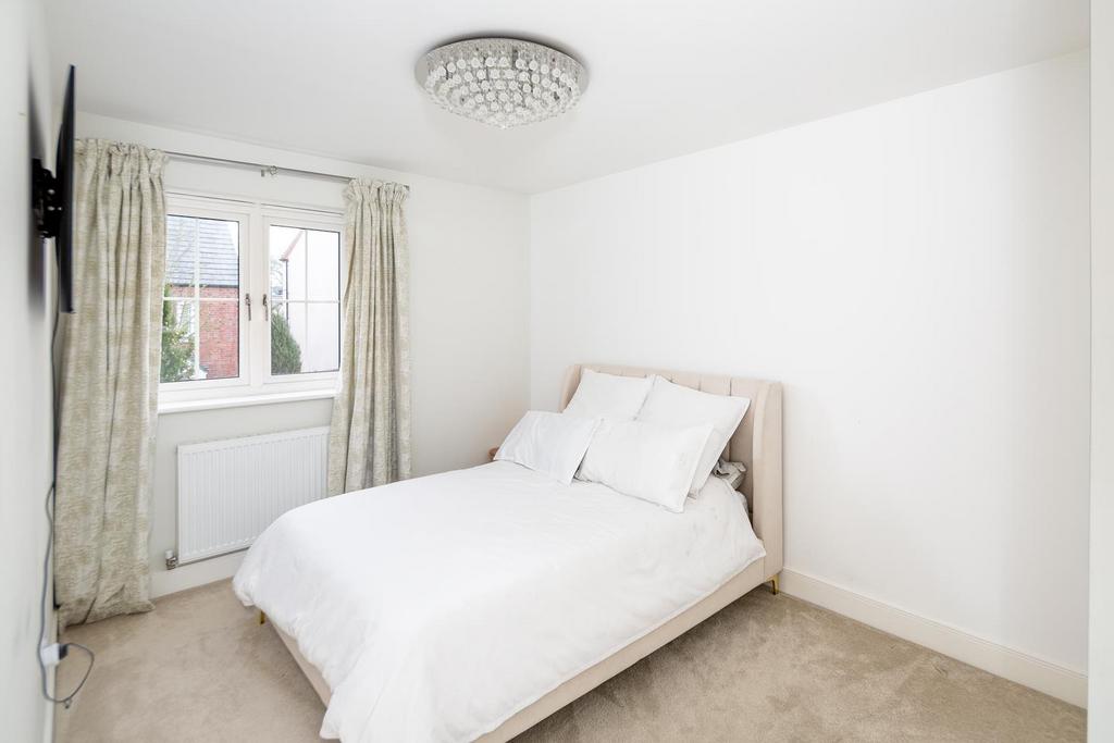 24-bedroom 2.jpg