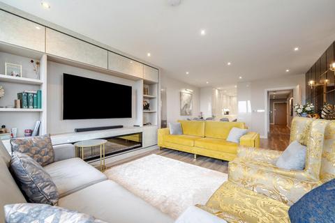 2 bedroom flat for sale, Medawar Drive, Mill Hill